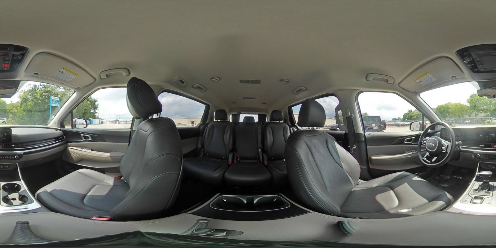 Used 2026 Kia Carnival FWD image 44