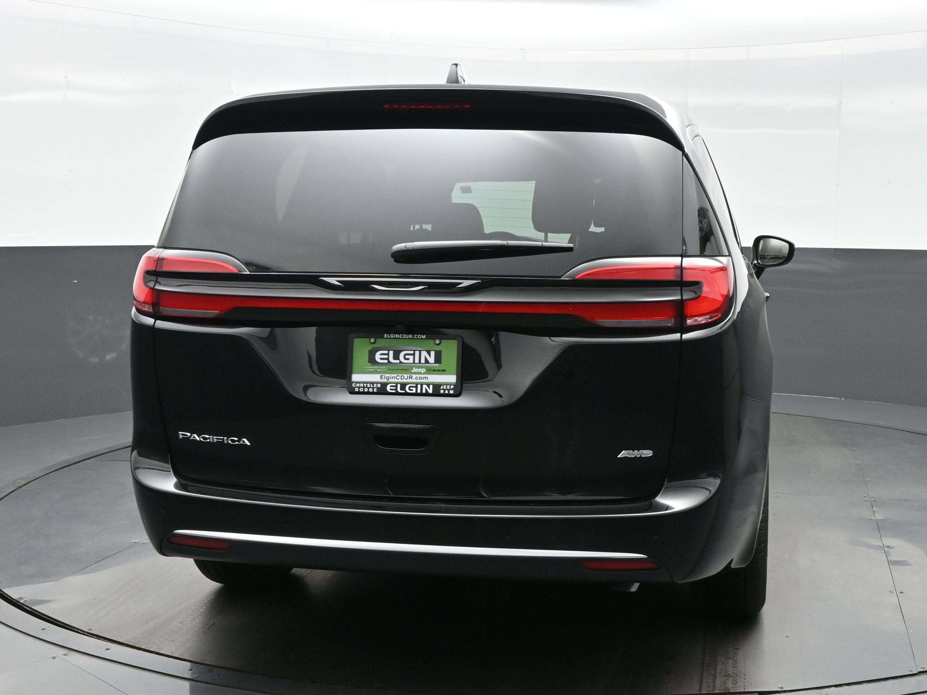 New 2027 Chrysler Pacifica Select AWD/4WD image 7
