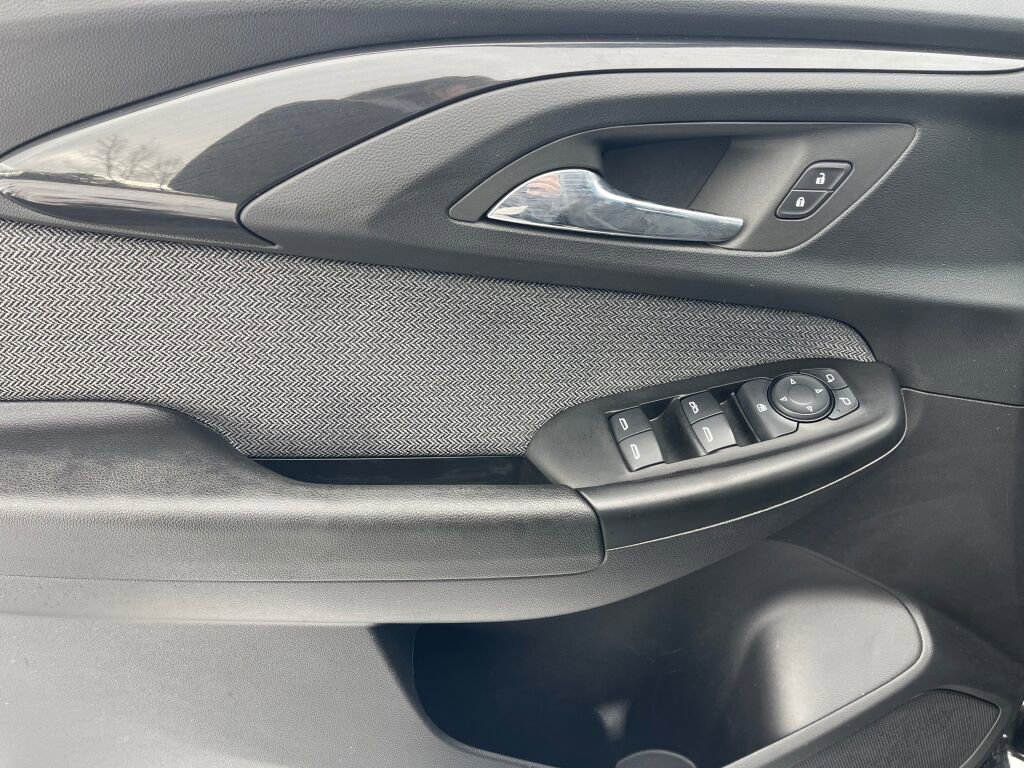 Used 2023 Chevrolet TrailBlazer LT image 6