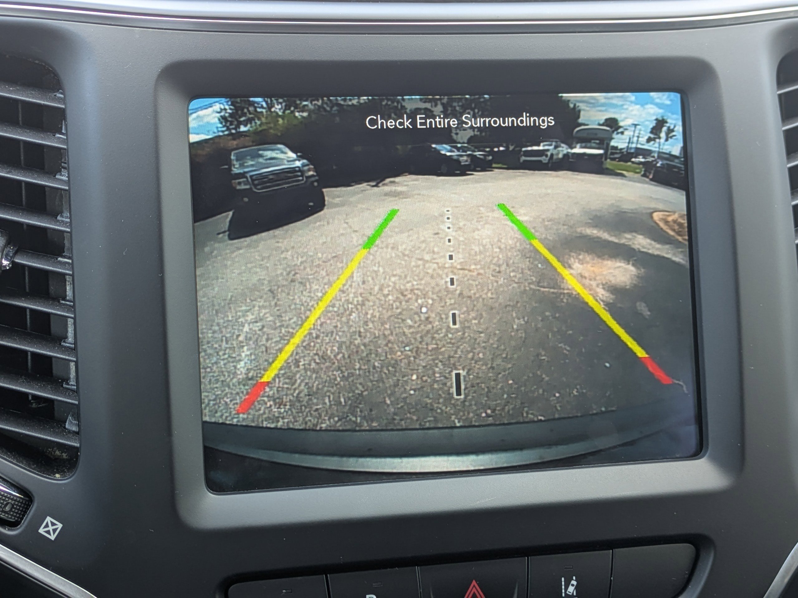 Used 2023 Jeep Cherokee Altitude Lux image 22