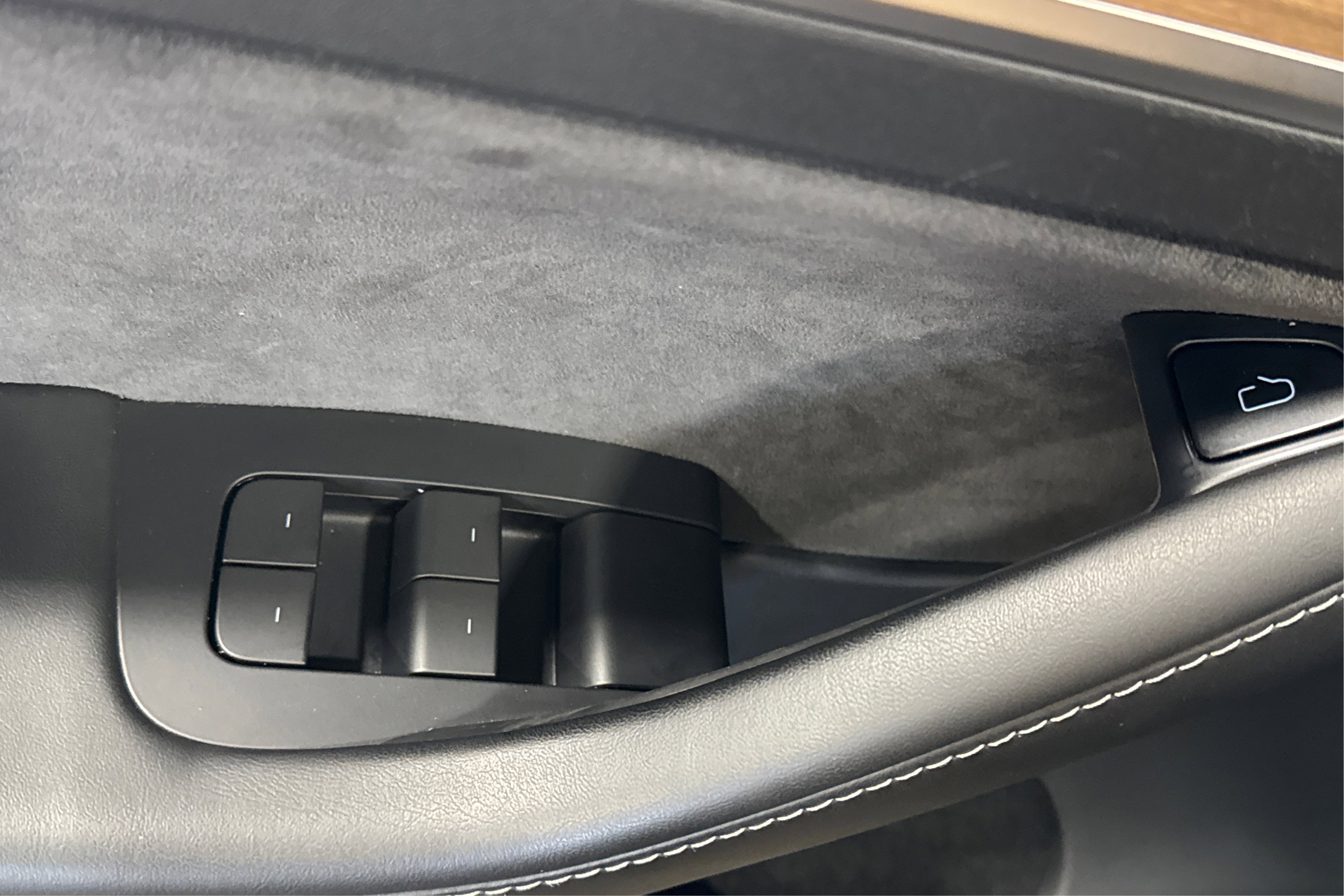 Used 2022 Tesla Model Y Performance image 16