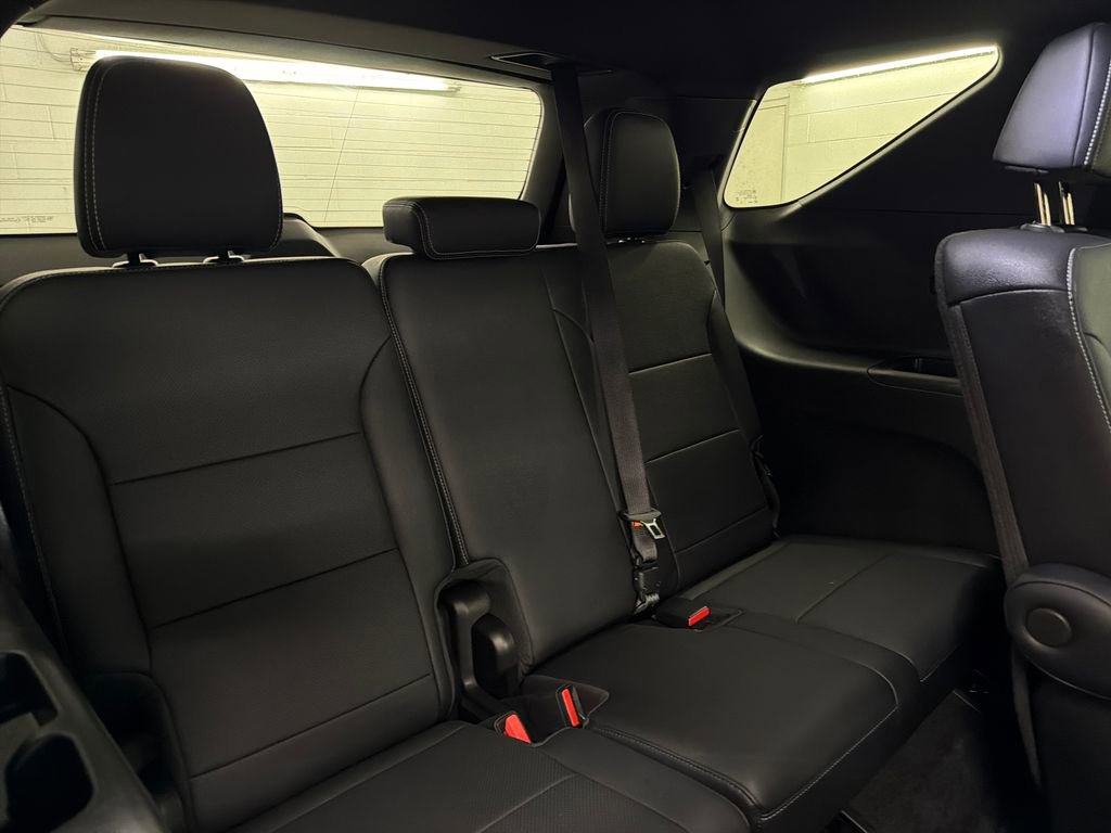 Used 2026 Chevrolet Traverse LT FWD image 31