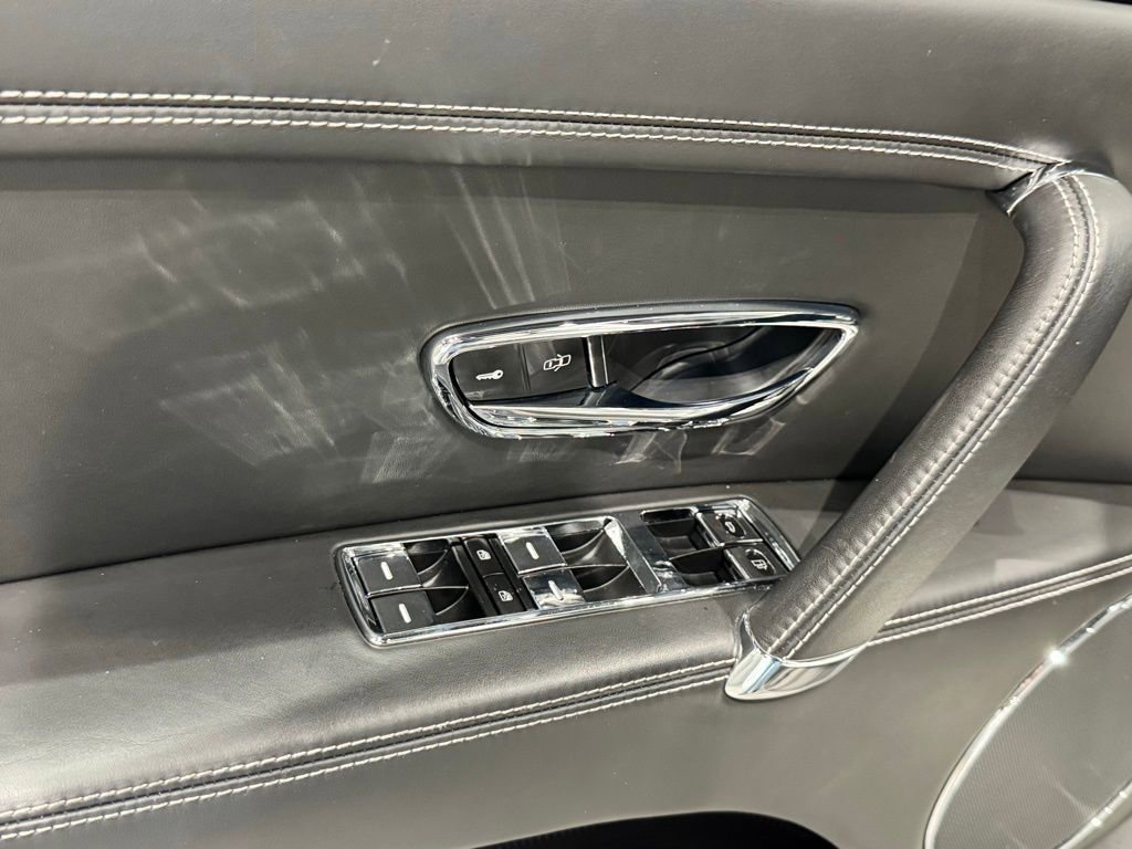 Used 2018 Bentley Flying Spur V8 image 17