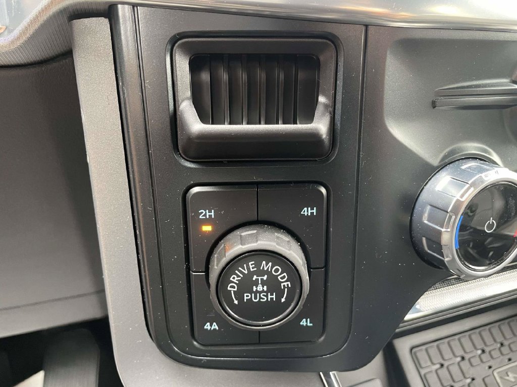 Used 2025 Ford F150 Lariat w/ Equipment Group 502A High AWD/4WD image 24