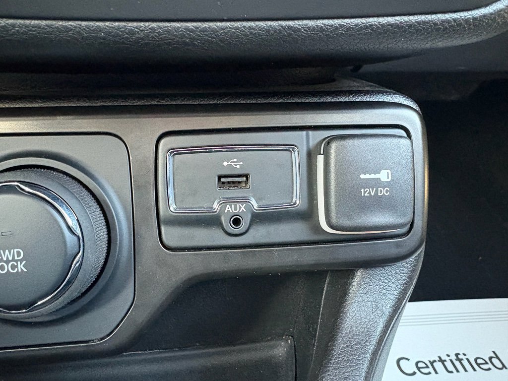 Used 2023 Jeep Renegade Limited image 14