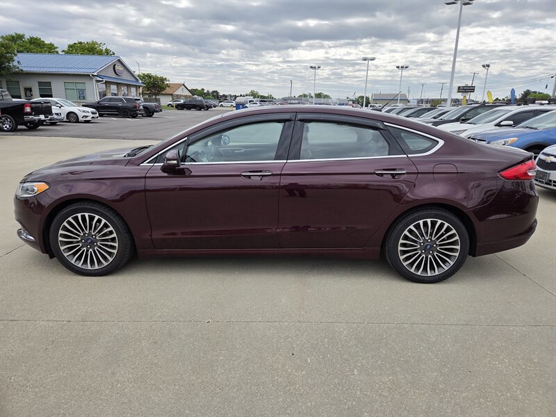 Used 2018 Ford Fusion SE w/ Fusion SE Technology Package FWD image 6