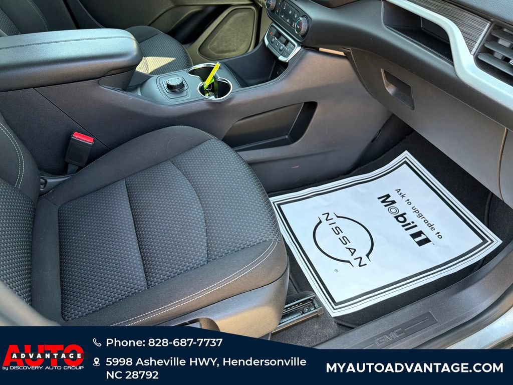 Used 2024 GMC Terrain SLE AWD/4WD image 37