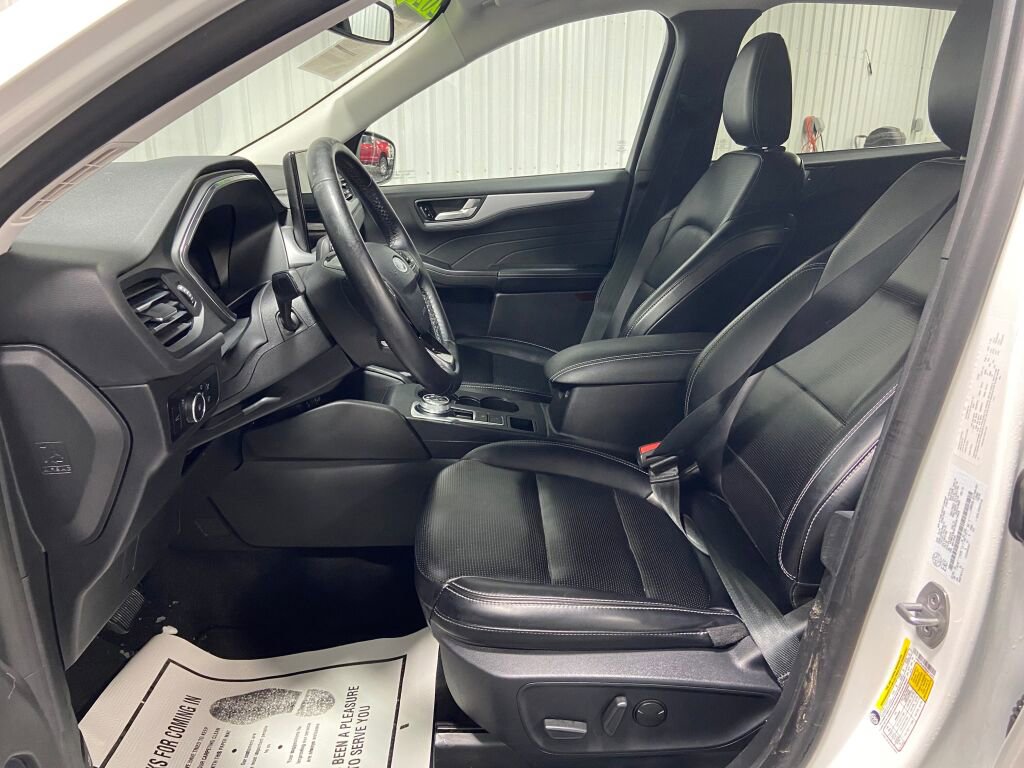 Used 2024 Ford Escape Platinum image 9