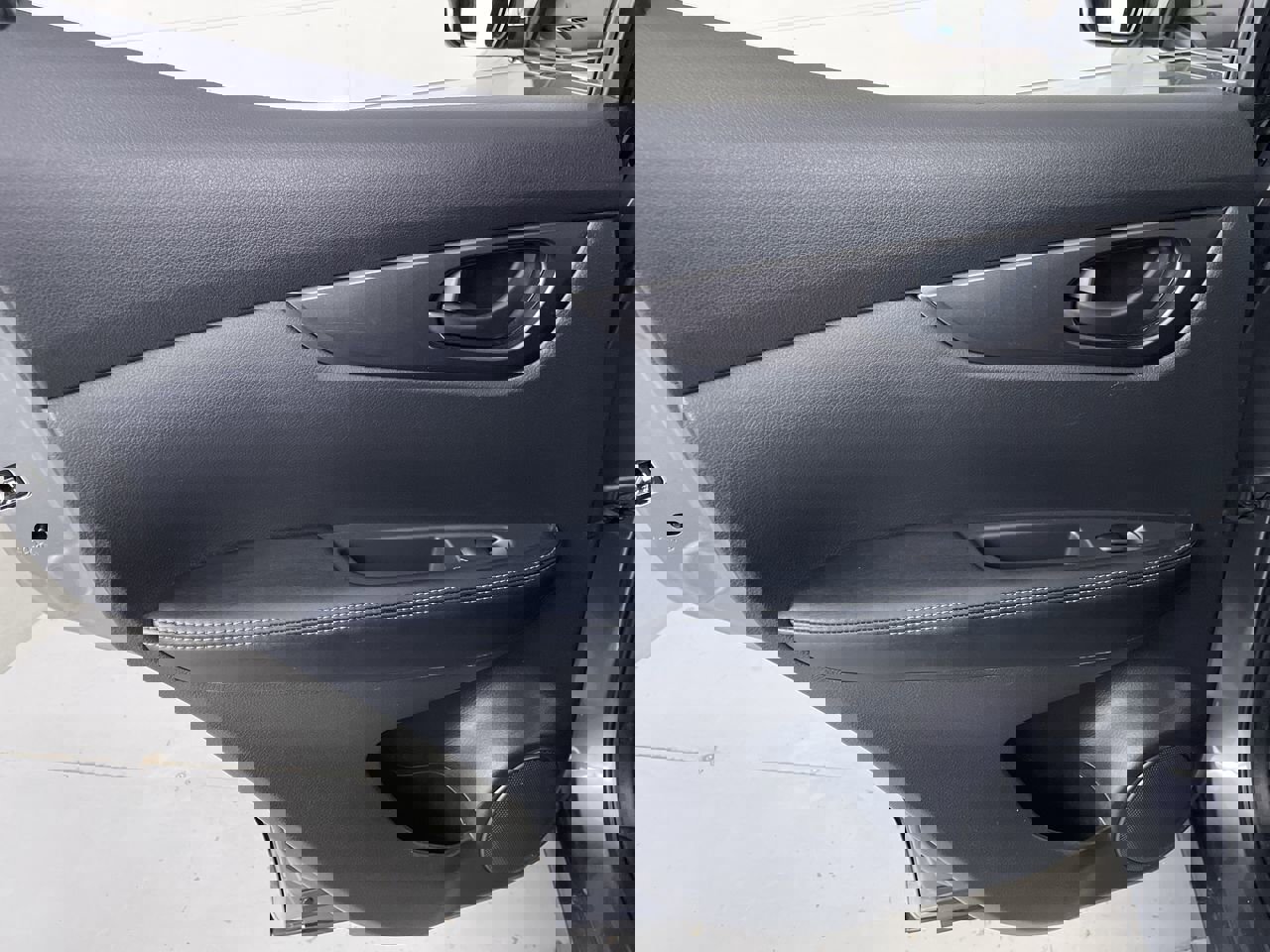 Used 2020 Nissan Rogue Sport S image 18