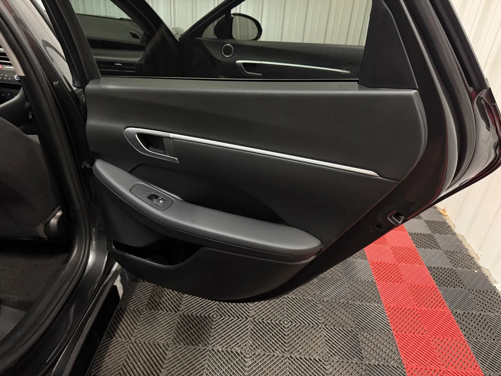 Used 2025 Hyundai Sonata SEL FWD image 39