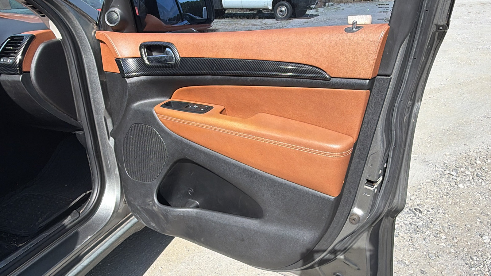 Used 2012 Jeep Grand Cherokee Overland Summit RWD image 19