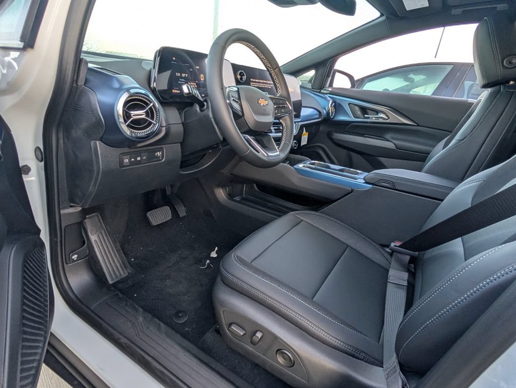 New 2026 Chevrolet Equinox EV LT w/ LPO, All-Weather Mat Package AWD/4WD image 8