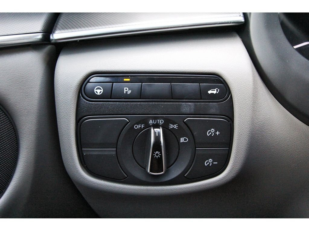 Used 2023 INFINITI QX50 Luxe FWD image 19
