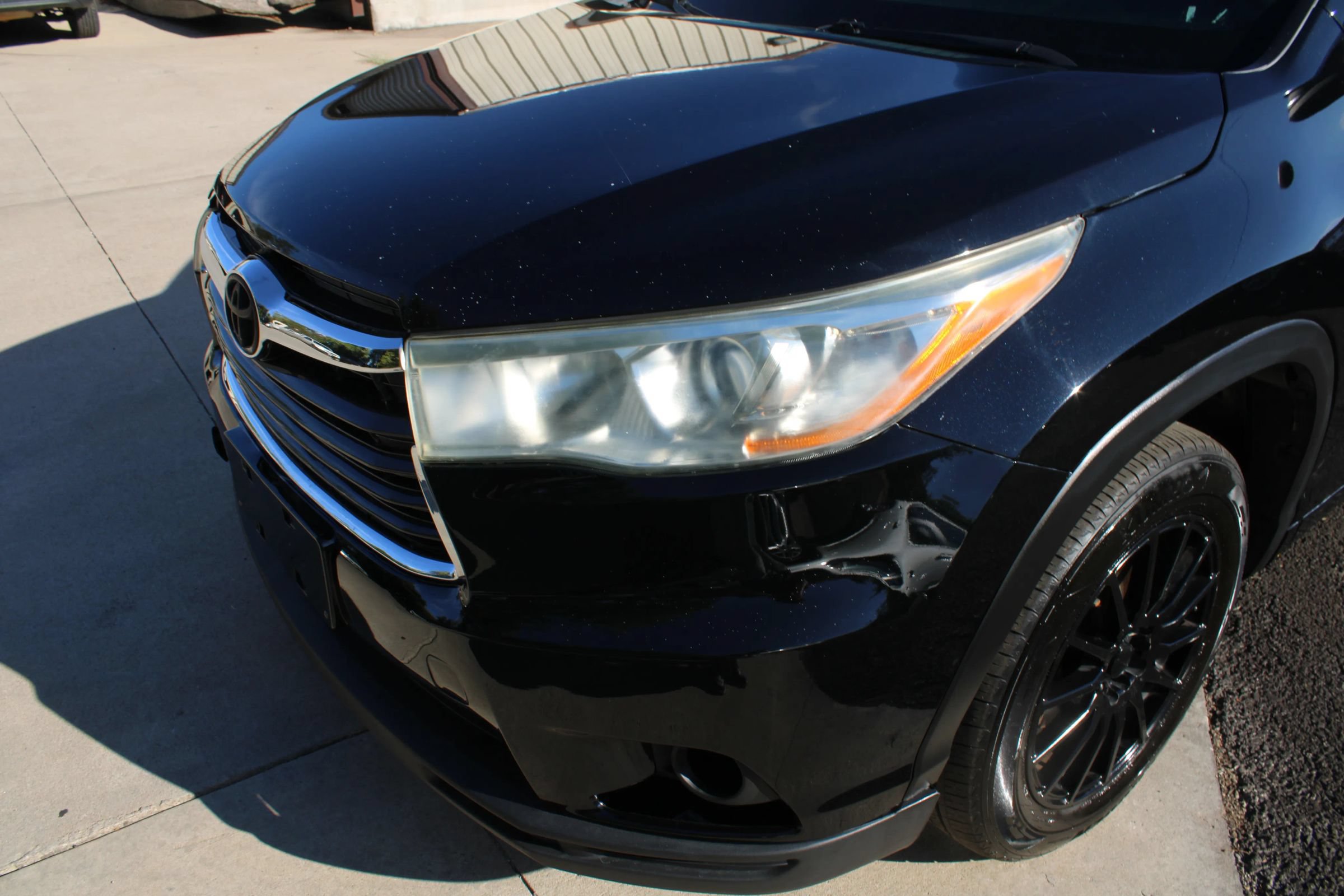 Used 2016 Toyota Highlander LE FWD image 3