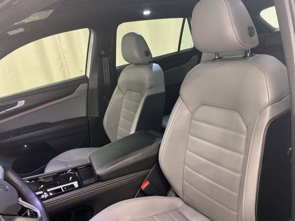 Used 2024 Volkswagen Atlas Cross Sport SEL R-Line AWD/4WD image 20