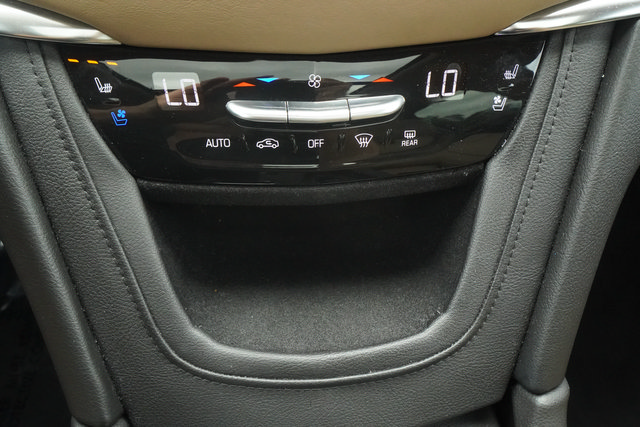 Used 2017 Cadillac XT5 Platinum AWD/4WD image 18