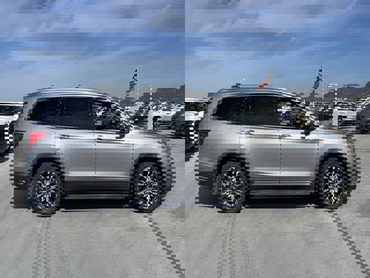 Used 2019 Honda Pilot Elite image 3