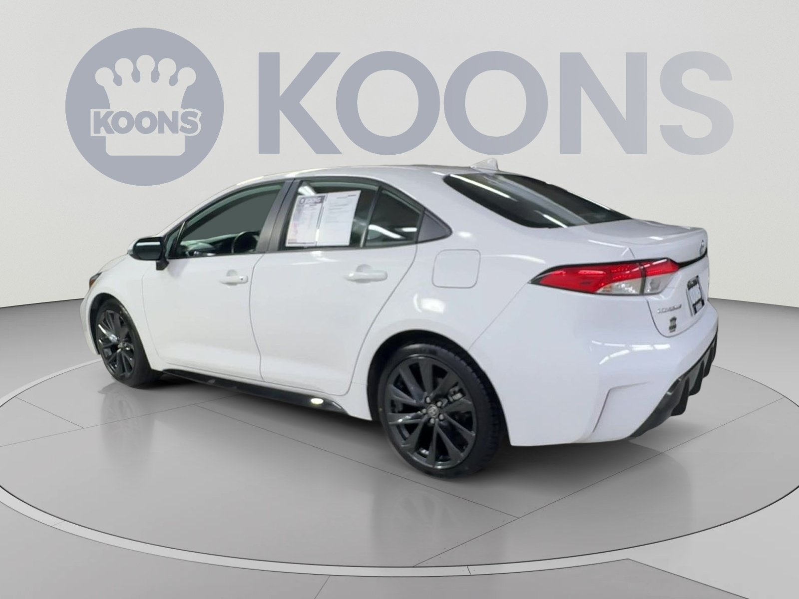 Used 2025 Toyota Corolla SE FWD image 8