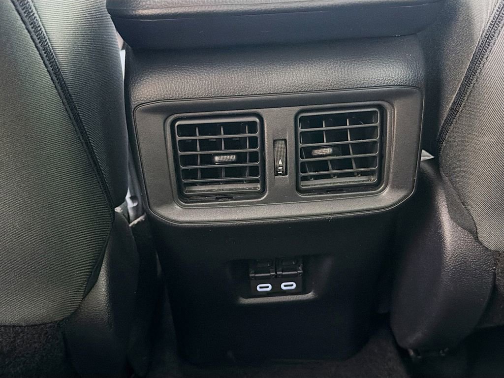 Used 2023 Toyota RAV4 AWD Hybrid image 34