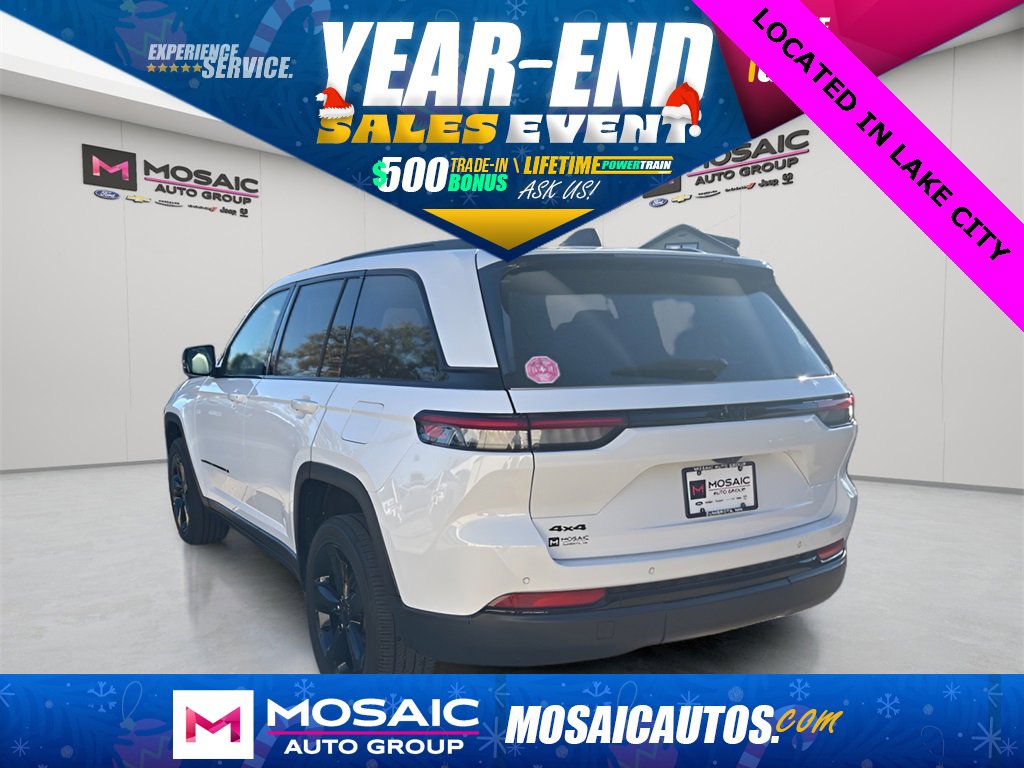 Used 2024 Jeep Grand Cherokee Altitude image 5