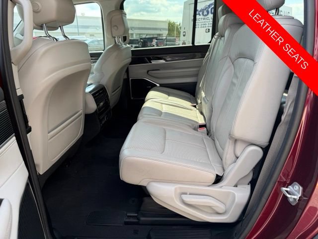 Used 2022 Jeep Wagoneer Series II AWD/4WD image 11