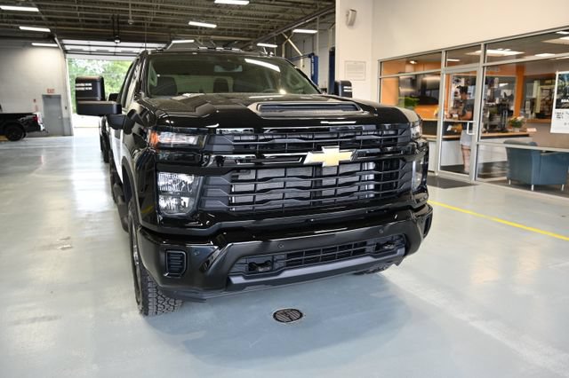 New 2026 Chevrolet Silverado 2500 Custom w/ Custom Value Package AWD/4WD image 3