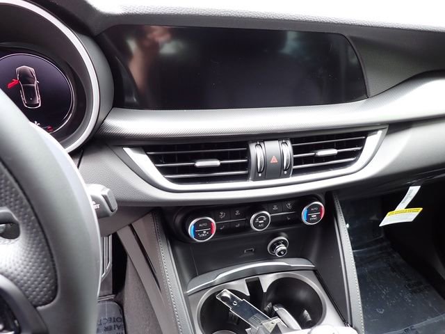 New 2025 Alfa Romeo Stelvio Sprint image 18