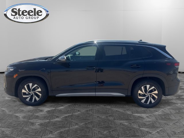 New 2026 Volkswagen Tiguan S FWD image 2