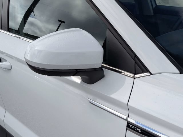 Used 2024 Volkswagen Taos SE FWD image 9