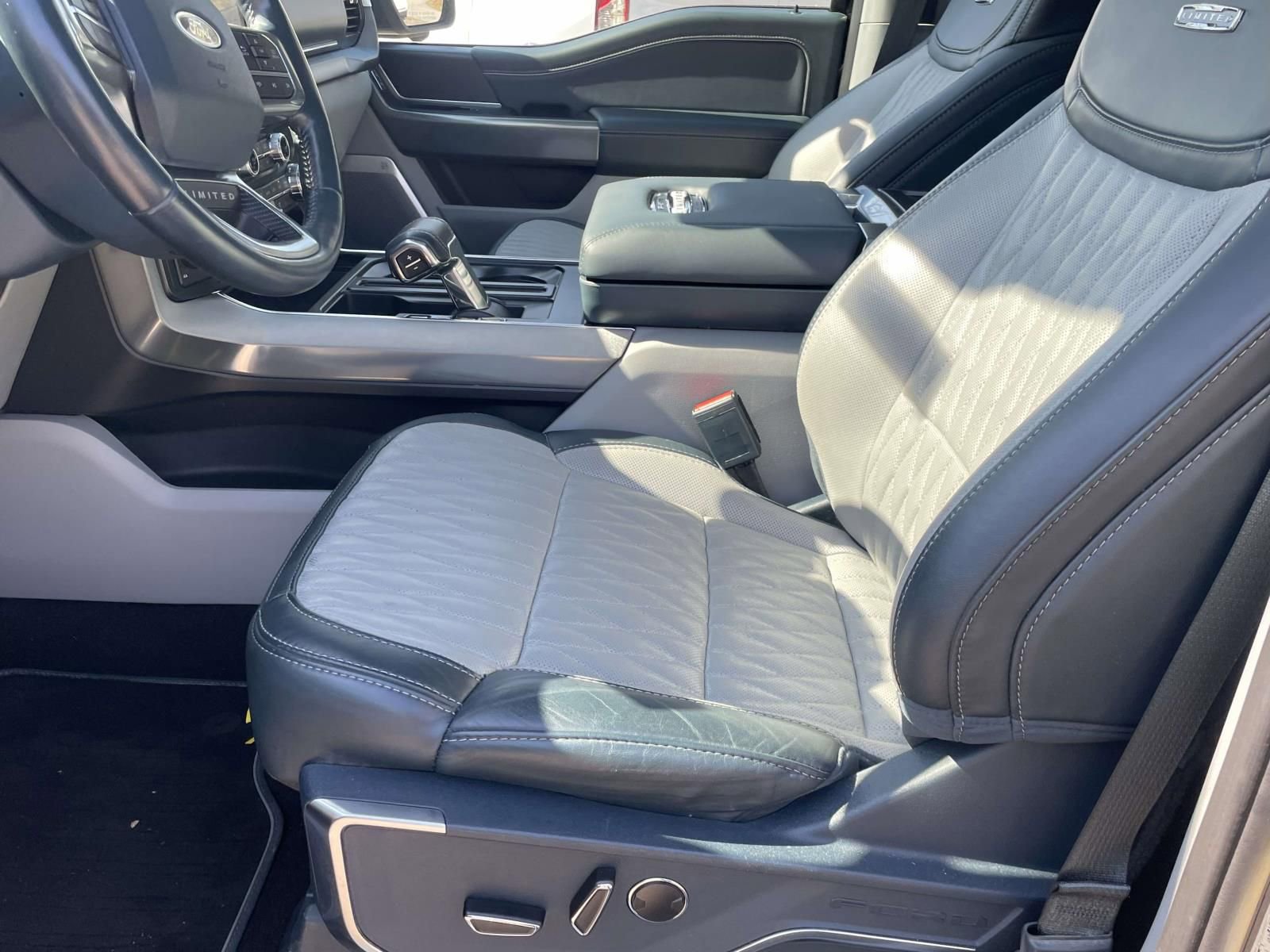 Used 2023 Ford F150 Limited image 16