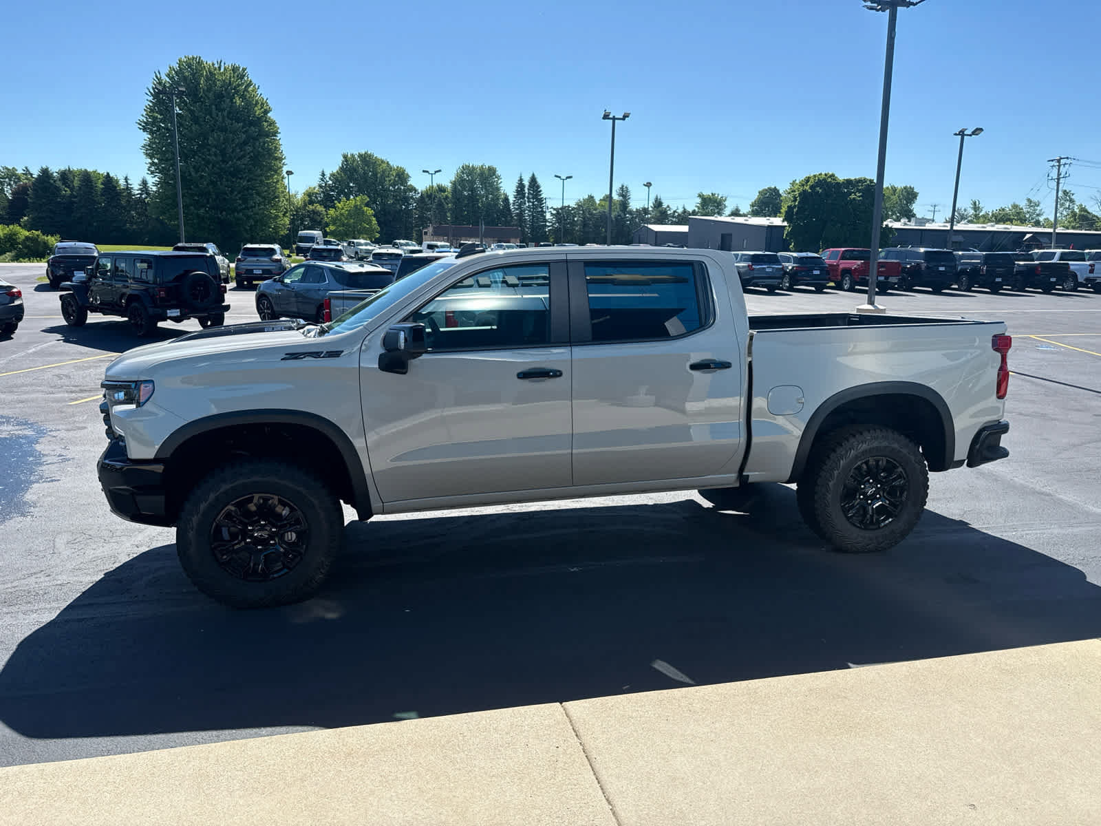 New 2026 Chevrolet Silverado 1500 ZR2 w/ LPO, Dark Essentials Package AWD/4WD image 6