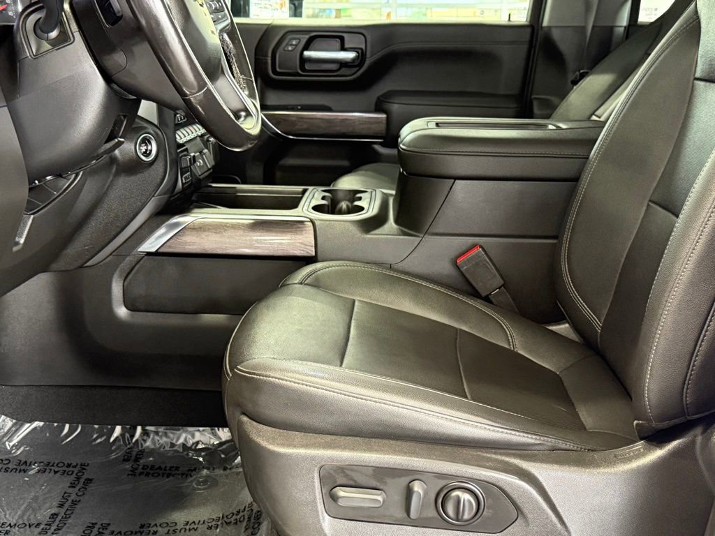 Used 2022 Chevrolet Silverado 2500 LTZ w/ LTZ Premium Package image 18