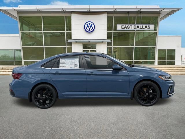 New 2026 Volkswagen Jetta SE image 2