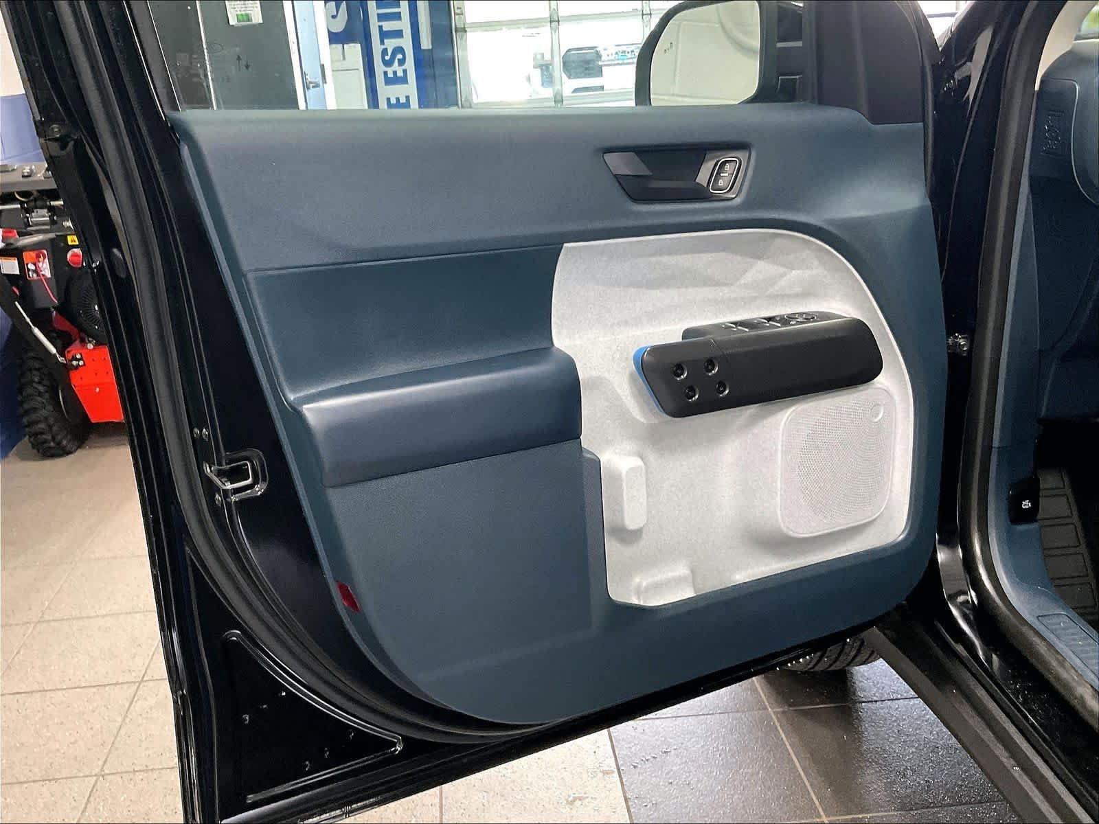 Used 2025 Ford Maverick XLT w/ XLT Luxury Package FWD image 9