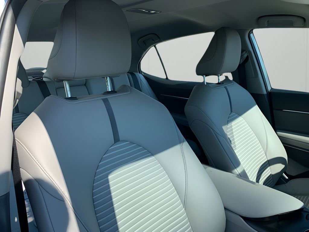 Used 2024 Toyota Camry SE image 18