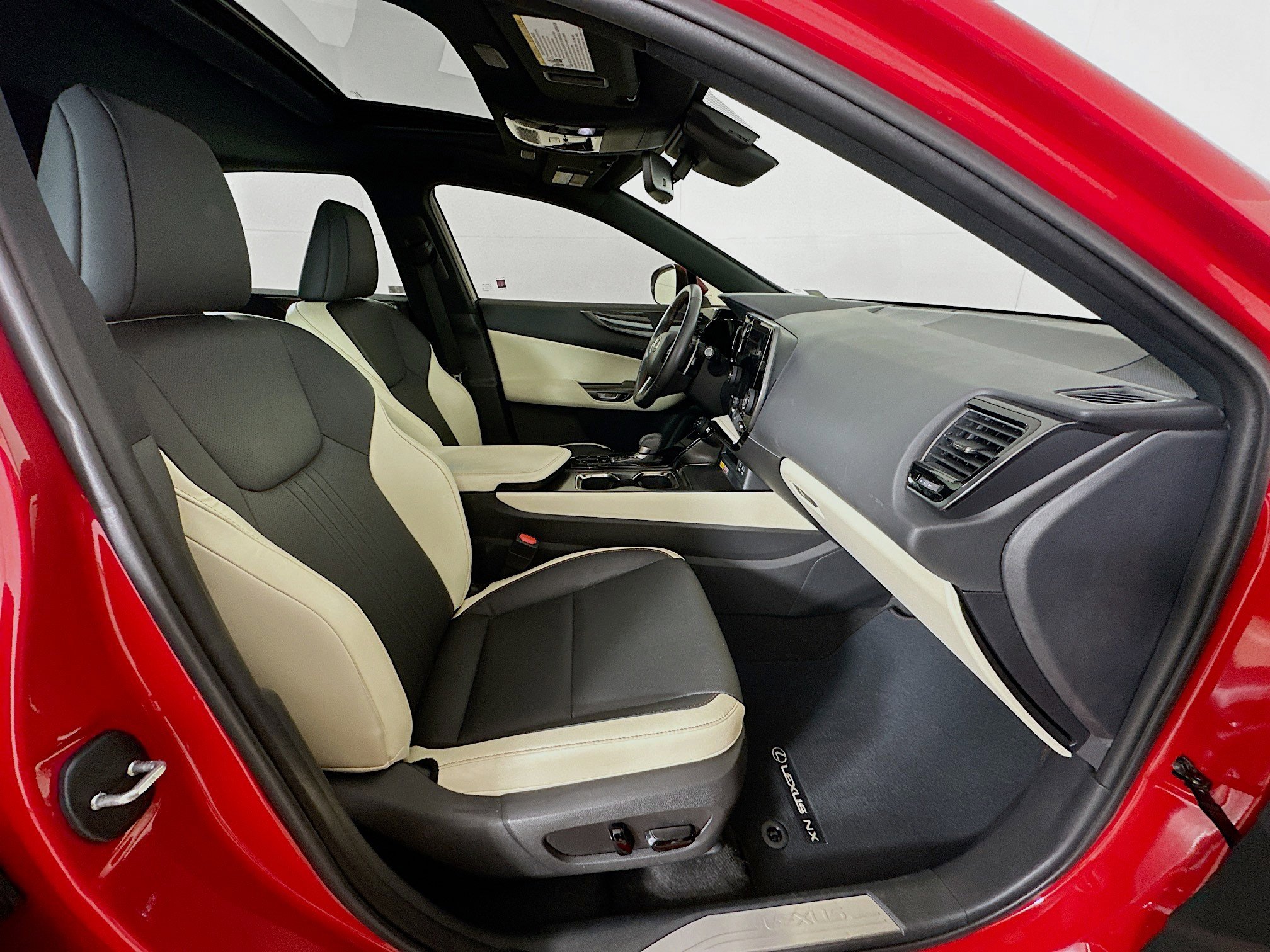 Used 2024 Lexus NX 250 FWD image 32