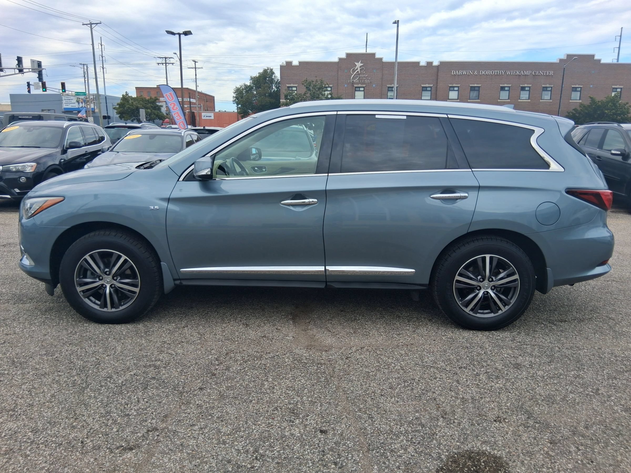 Used 2018 INFINITI QX60 Luxe w/ Premium Plus Package AWD/4WD image 6