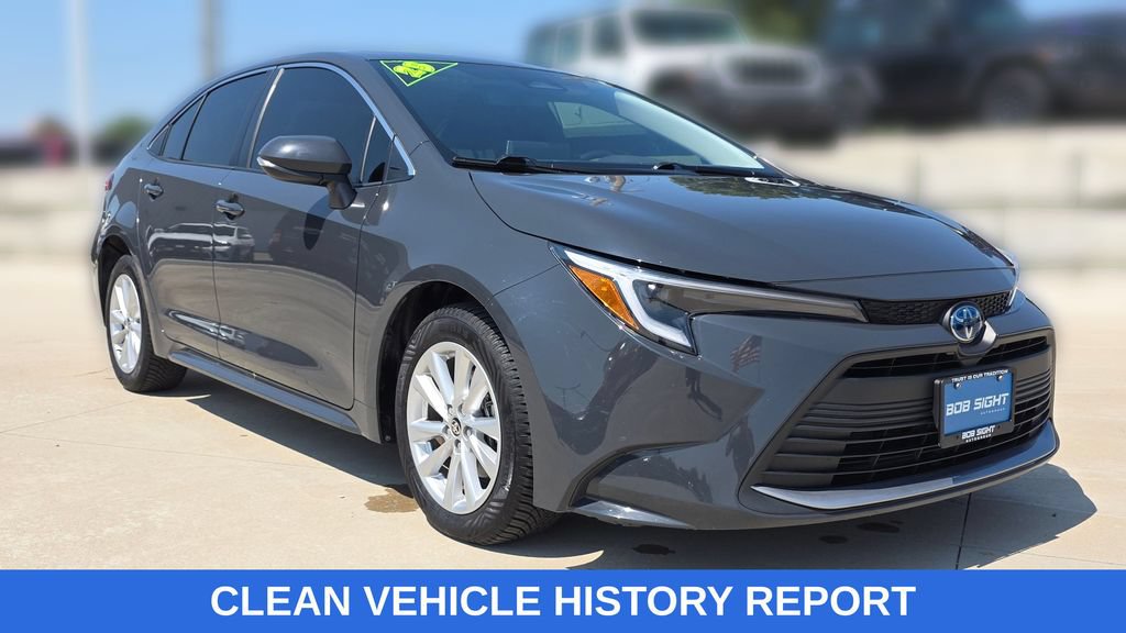 Used 2025 Toyota Corolla XLE FWD image 7