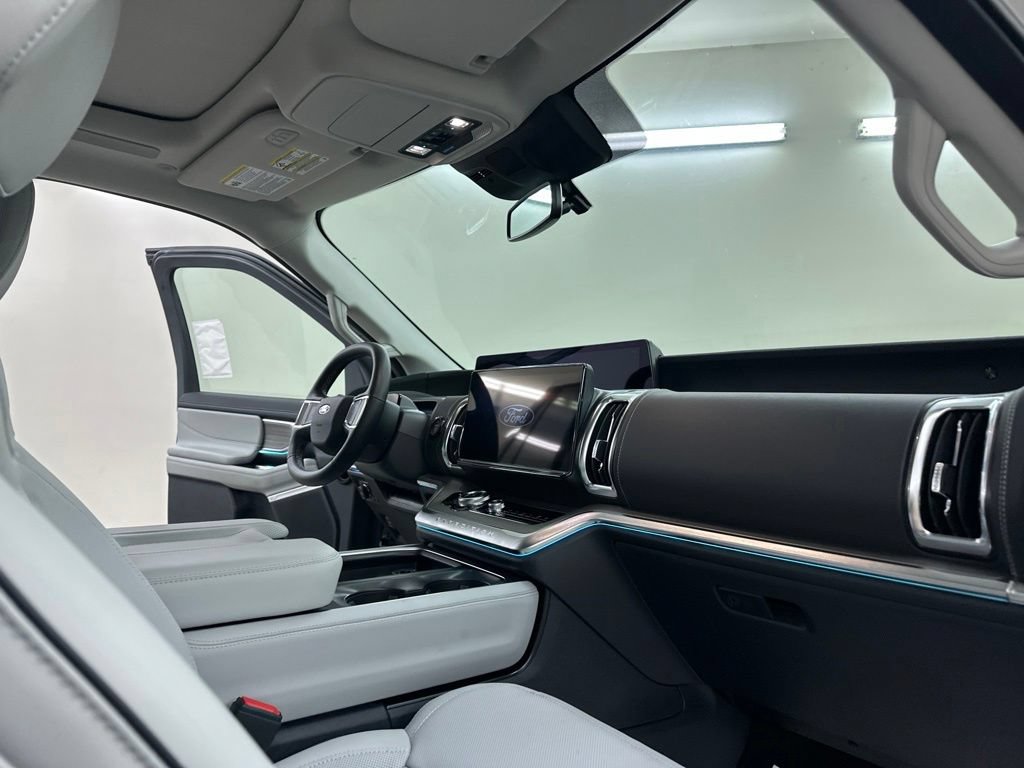 New 2027 Ford Expedition Platinum w/ Platinum Ultimate Package AWD/4WD image 19