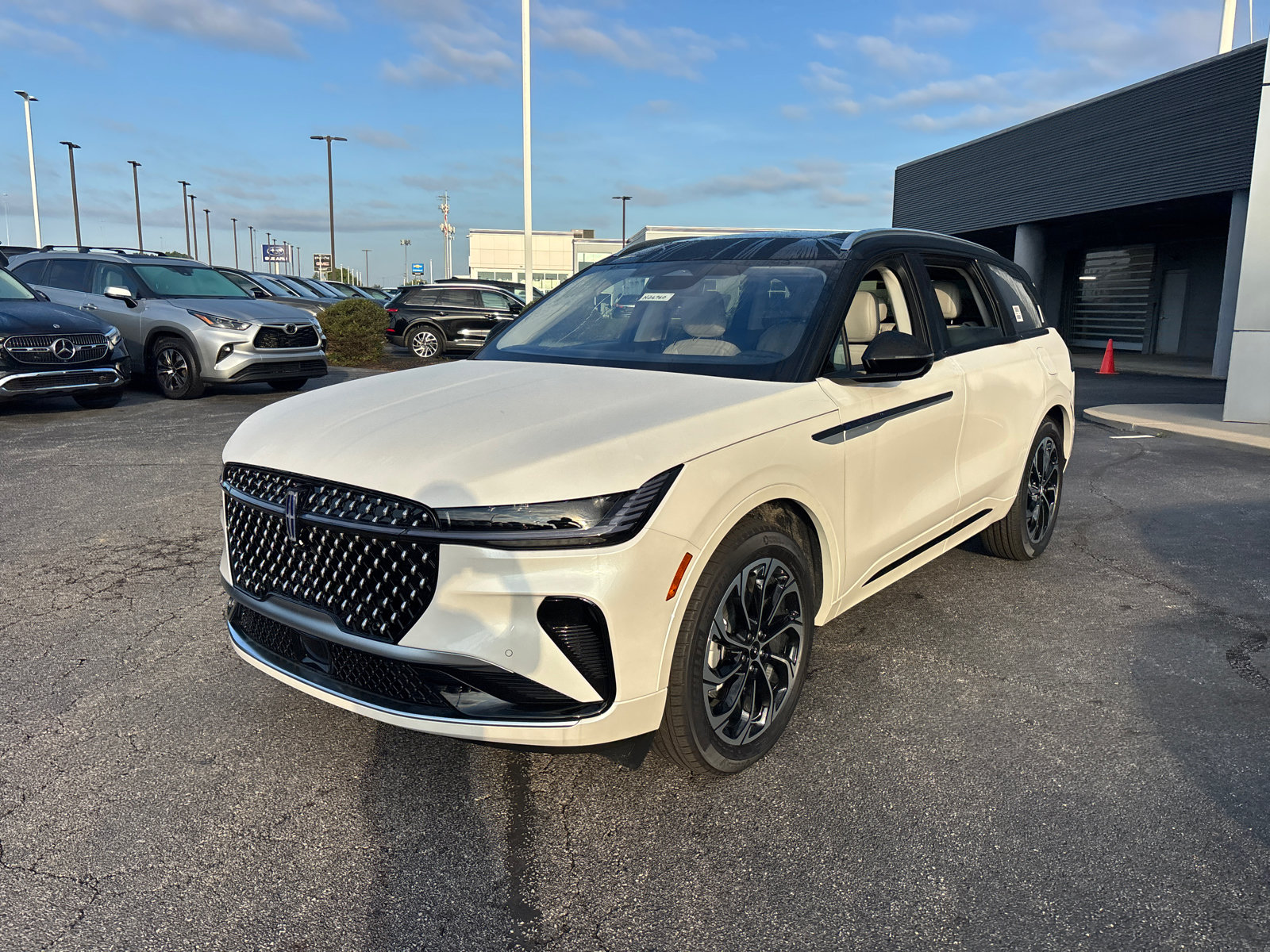 New 2026 Lincoln Nautilus Reserve AWD/4WD image 3