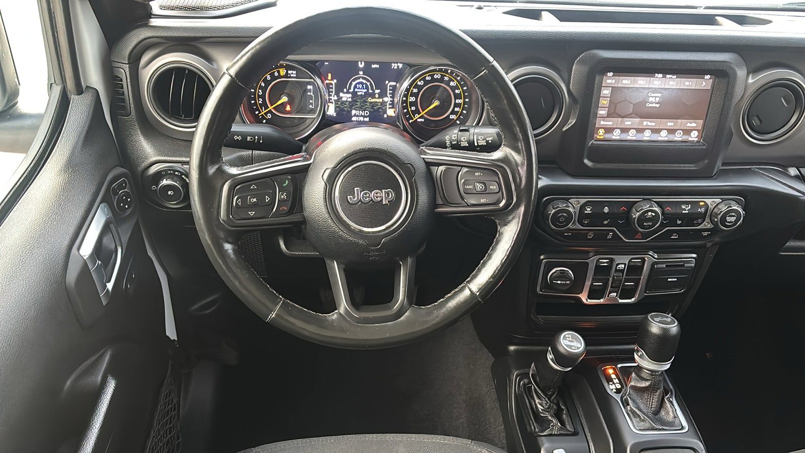 Used 2022 Jeep Wrangler Unlimited Sport image 17