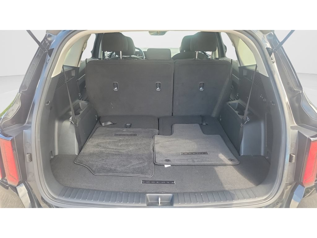 Used 2026 Kia Sorento LX FWD image 9