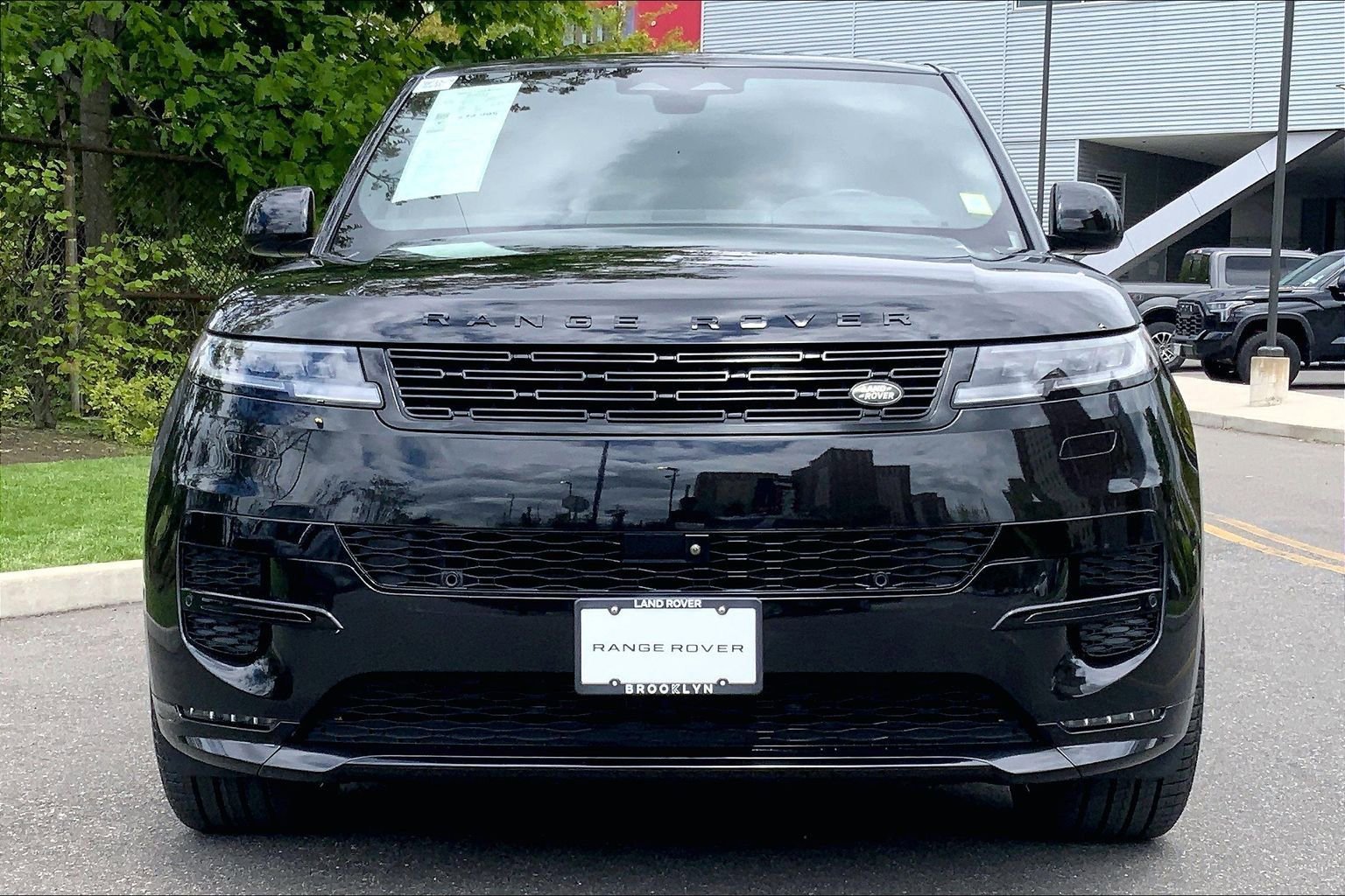 Certified 2024 Land Rover Range Rover Sport Dynamic SE AWD/4WD image 3