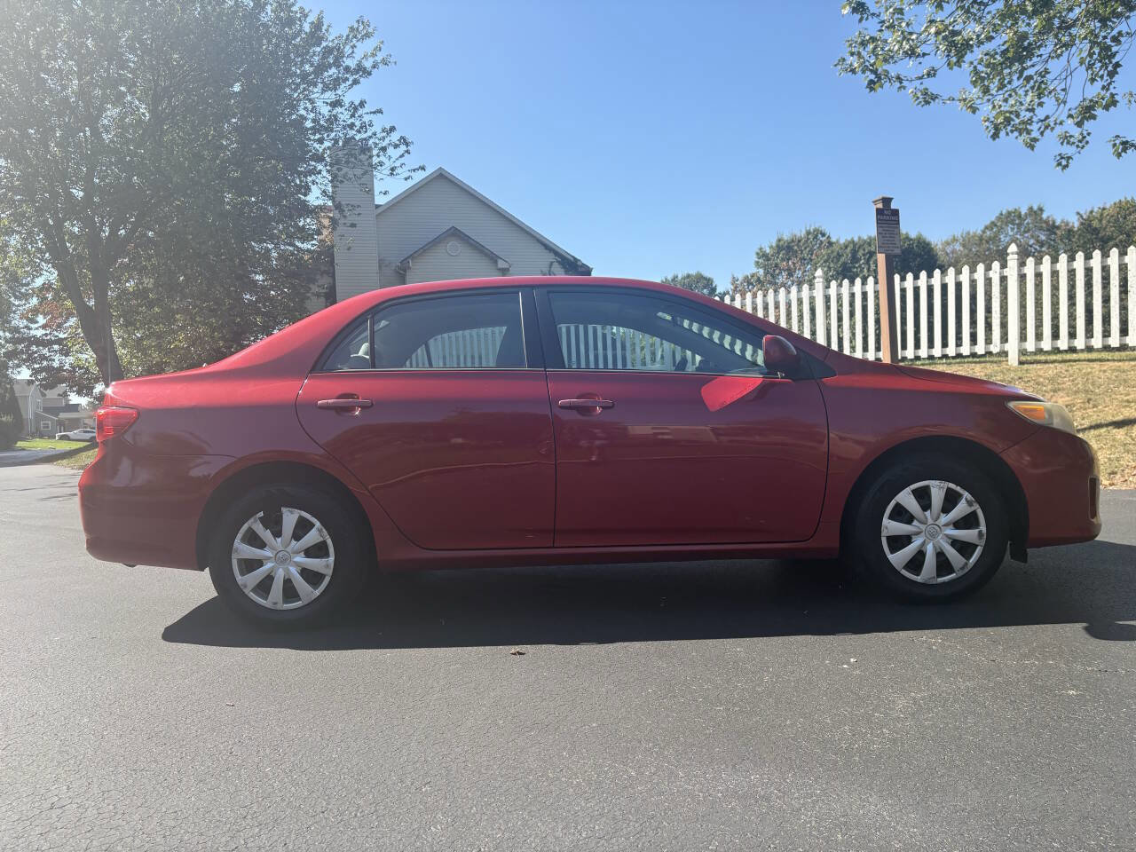 Used 2011 Toyota Corolla LE image 5
