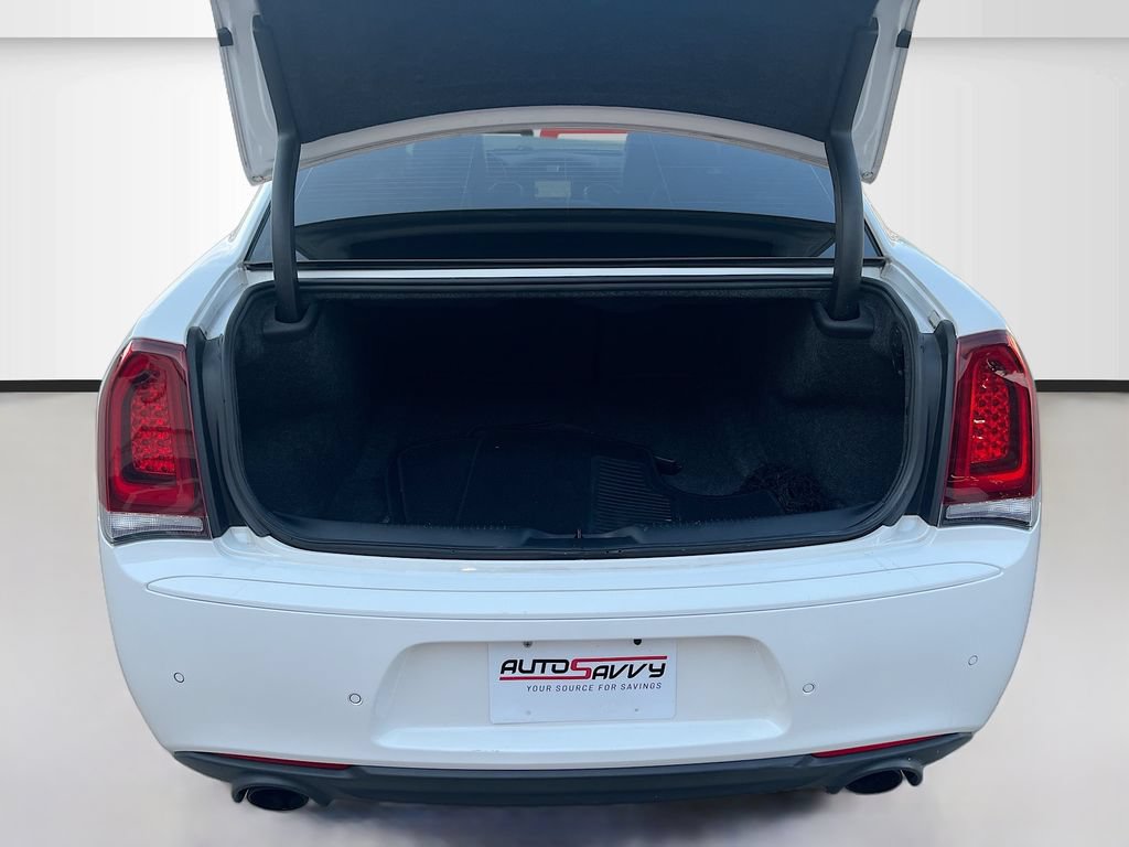 Used 2023 Chrysler 300 C RWD image 28