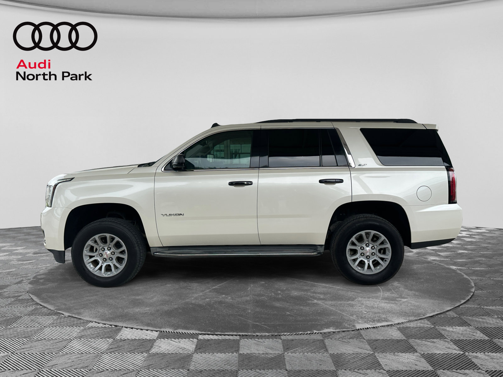 Used 2015 GMC Yukon SLT w/ Open Road Package RWD image 2