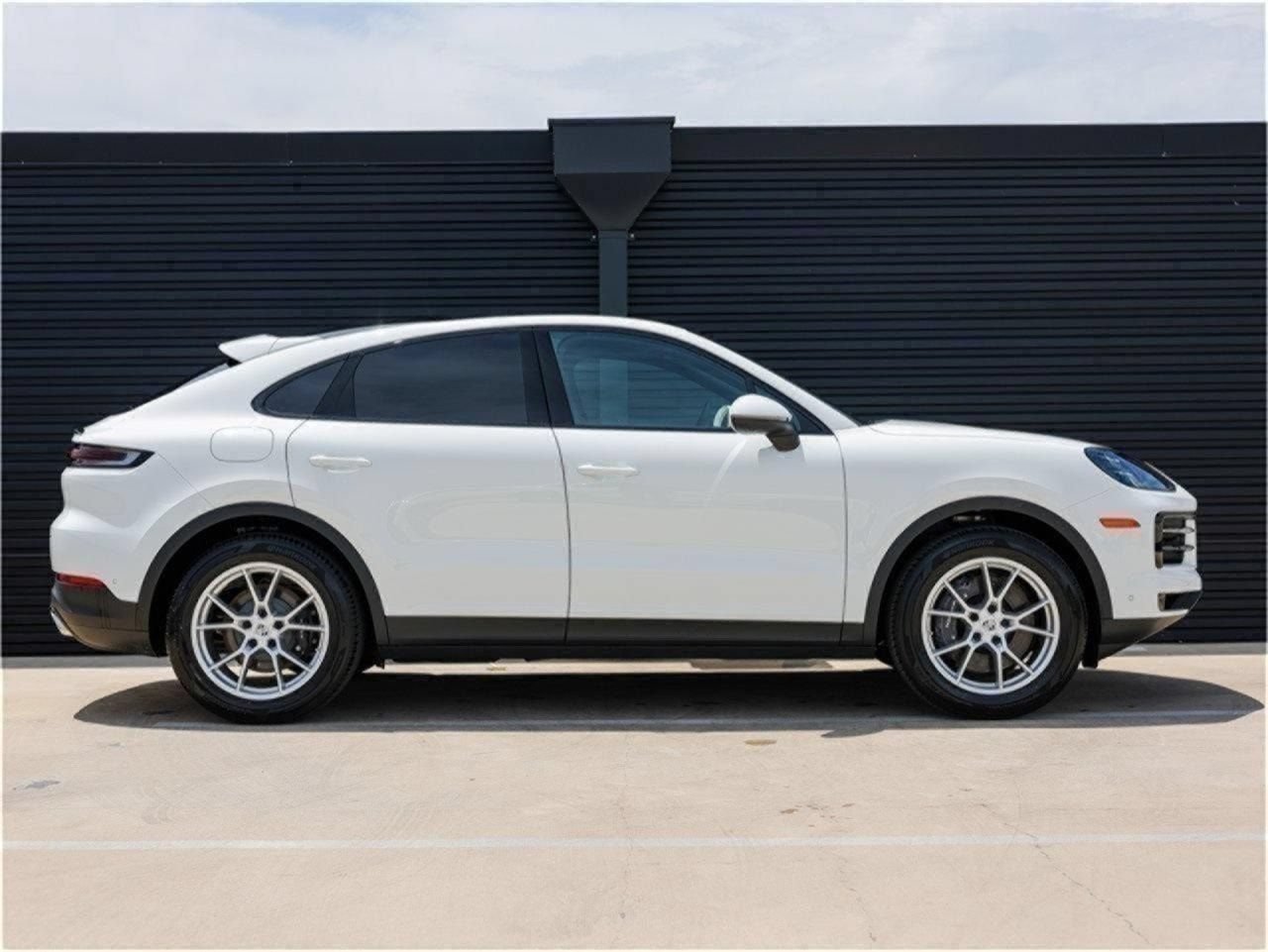 Certified 2025 Porsche Cayenne Coupe AWD/4WD image 8