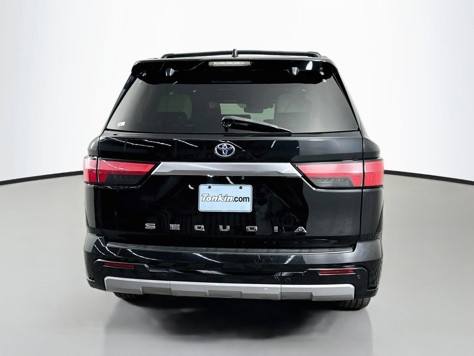 Certified 2023 Toyota Sequoia Capstone AWD/4WD image 6