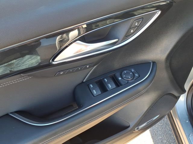 Used 2025 Buick Envision Preferred image 17