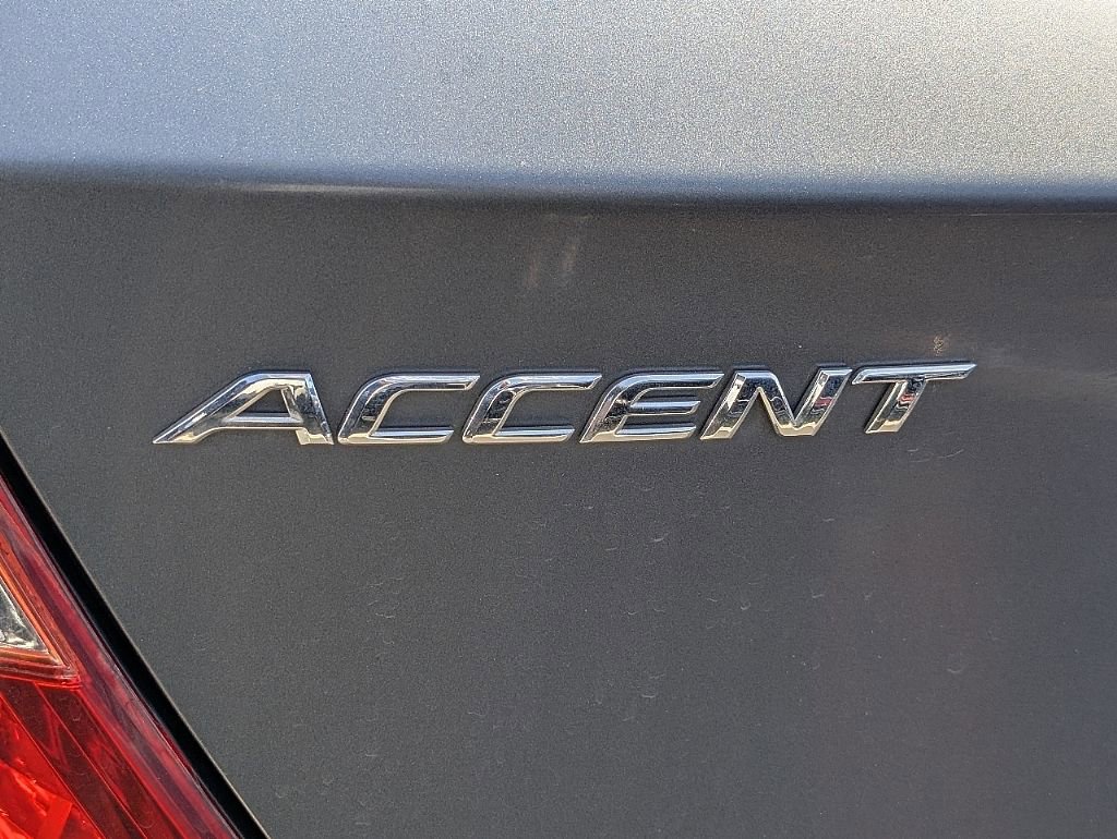 Used 2013 Hyundai Accent SE FWD image 25